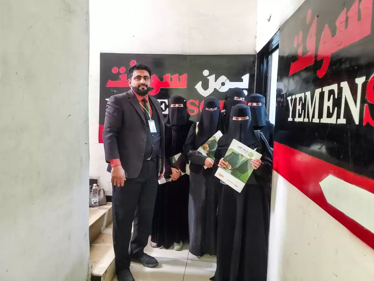 جامعة القلم تنظم زيارة علمية لطلبة تقنية المعلومات إلى شركة يمن سوفت - فرع إب